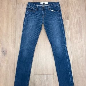 Abercrombie and Fitch skinny jeans blue size 2S width 26 length 29